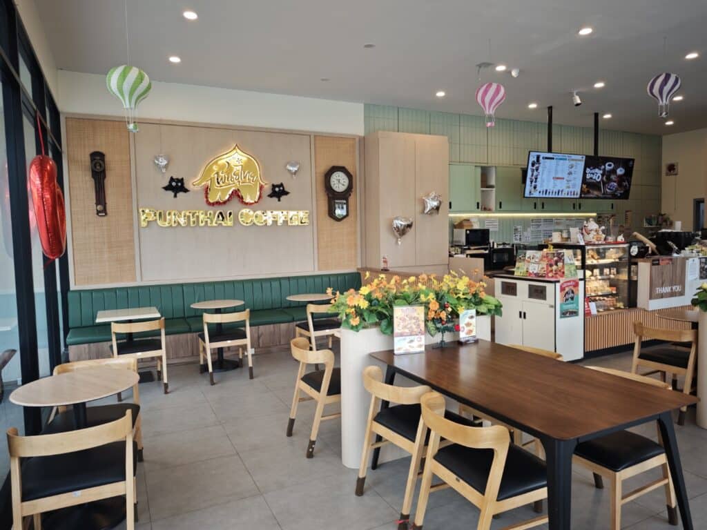 บรรยากาศห้องประชุม Punthai Coffee ลาดพร้าว 130 4